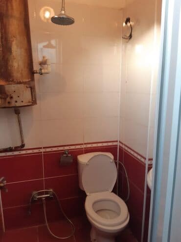 gence prospekti kiraye evler: Ev Gəncə şəhəri, mahrasa bağında yerləşir. Evin çıxışı çölədir ki, bu — 1