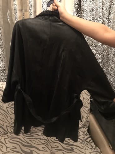 zara gödəkçə: Təbii dəri palto demək olar,plaş da,içi nazik mexdi,çox yüngül amma — 2