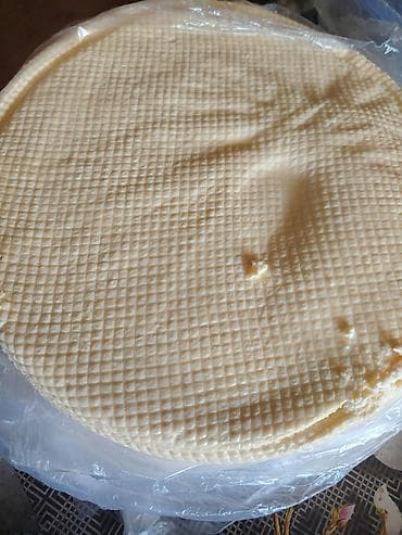 sirniyyatlar: Təzə hazırlanan böyük ölçülü vafli tort əsasları (vafli lay). - — 1