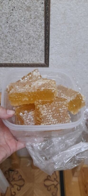 sacaqli pendir: Məhsul: Təbii pətək balı Təsvir: - Arı çərçivəsindən kəsilmiş, tam — 2