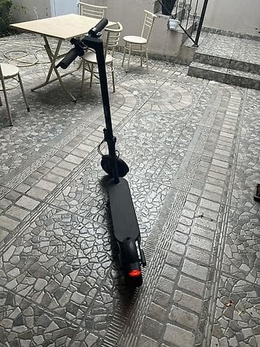 Elektrik nəqliyyatı: İşlənmiş Elektrik samokat 9", 501 - 750 Vt, 16 - 25 km/s, Ünvandan götürmə — 2