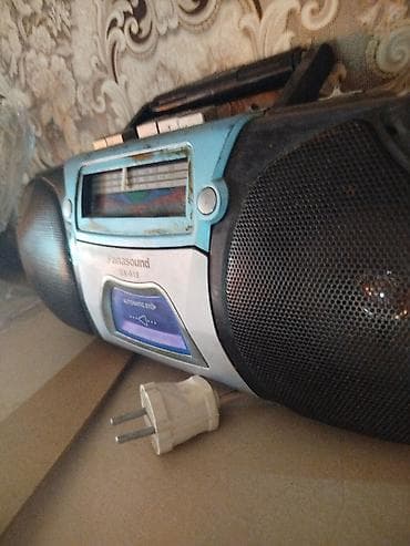 maqintafon kaset: Hem radiodud hem maqintafon bir düyməsi düşüb vəssalam kaset yeri de — 3