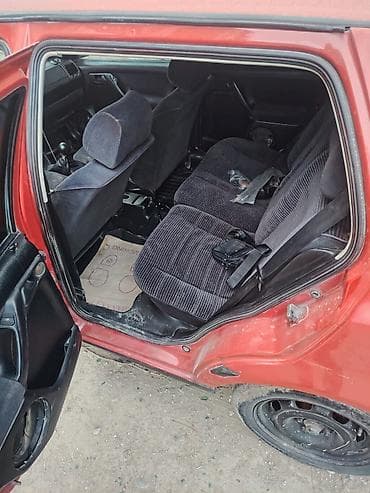 Скупка авто: Volkswagen Golf 3, qırmızı hatchback Xüsusiyyətlər: - Kuzov: 5 qapılı — 6