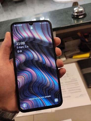 samsung telefon ikinci el: ☑️TƏCİLİ SATILIR☑️ ⚠️Təp təzədi şəkildə belə görünməyinə baxmıyın — 1