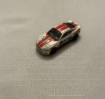 Oyuncaqlar: Hot Wheels die-cast model avtomobil – 2015 Ford Mustang GT — 1