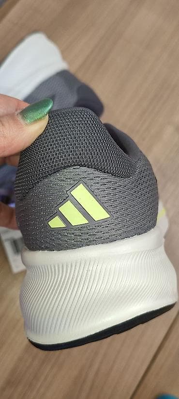 Botinkalar: Adidas kişi qaçış krosovkası Model: Adidas (etiket kodu: A IH6094 / — 6