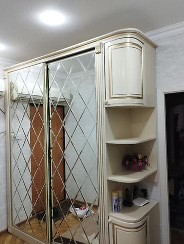 Düz dolab, Qonaq otağı üçün, Şifonyer, 3 qapılı