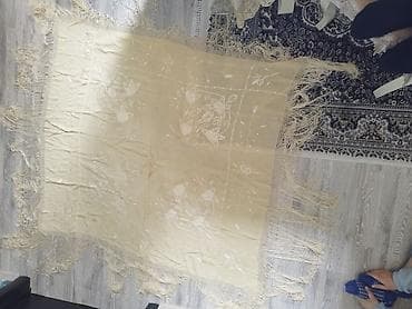 kisi geyimleri kurtkalar: Şal dəsti – 3 ədəd Qiymet Razilasma yolu ile - Bej rəngli böyük şal — 6