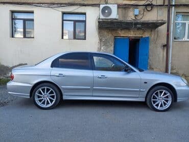 qaz start maşın: Hyundai Sonata sedan – gümüşü rəngdə, avtomatik transmissiya — 4