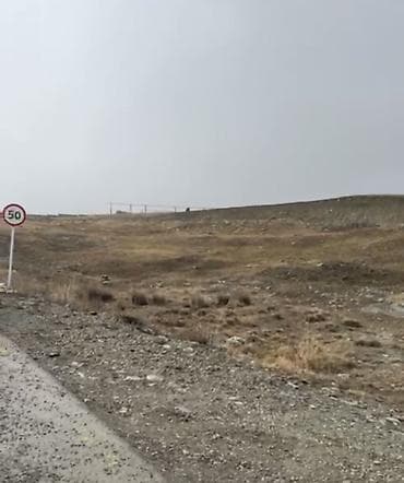 Dəmirçi kəndində tam yolun kənarında torpaq sahəsi satılır! Ümumi 20