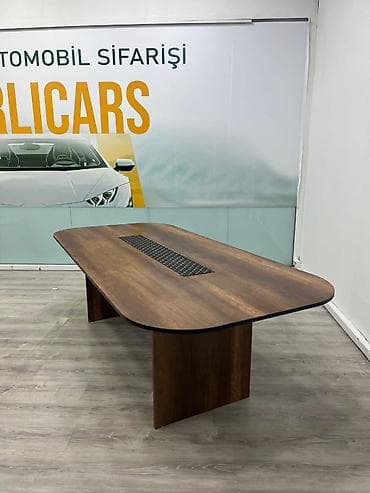 Yeni, Konfrans zalı üçün, Oval masa