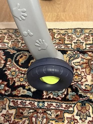 Yerimək üçün arabalar, çəliklər, əsalar, rollatorlar: Uşaq üçün interaktiv gəzdirici/aktivitə mərkəzi - 4 təkərli sabit — 4