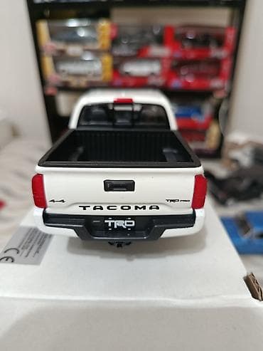mini disk: Maisto Special Edition kolleksiyası – 1:27 miqyaslı 2023 Toyota Tacoma — 5