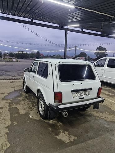 byd disk teker: LADA Niva ağ rəngdə! (Satılmır! Yalnız barter olunur!!) maşının tək — 1