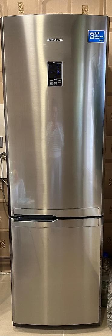 Samsung soyuducu, paslanmayan polad (inox) gövdə, aşağıda dondurucu