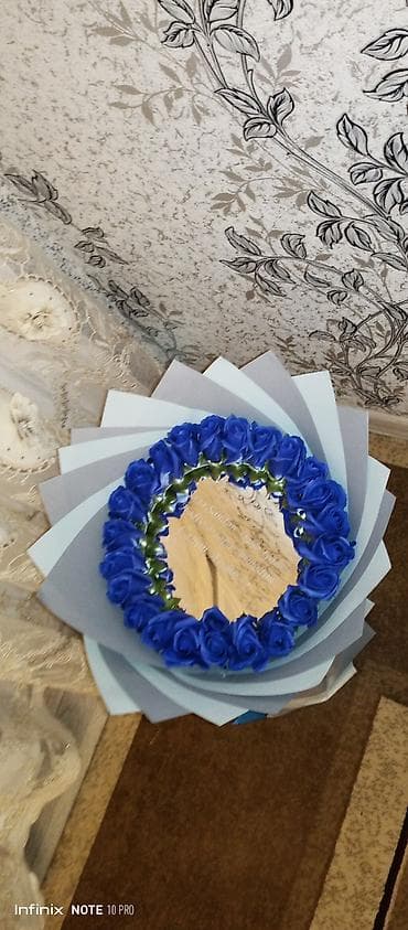 azalya gülü: Mavi güllərlə bəzədilmiş dekorativ buket-kompozisiya - Tərkib — 4