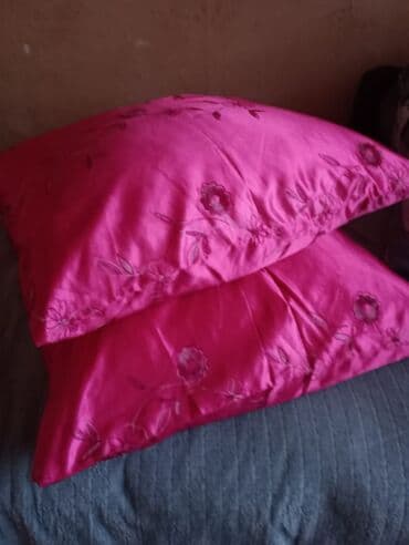 Iki ədəd iri balış ikisi biryerde 10 m təzədi lalafo.az -da Iki ədəd iri balış ikisi biryerde 10 m təzədi