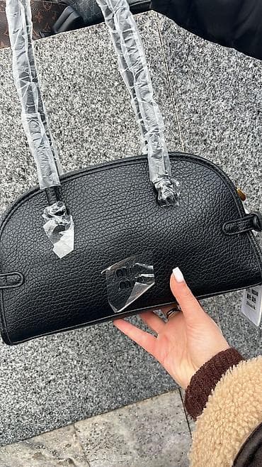 Личные вещи: A kllas canatlar.magazada satışı 60-70 AZN olan çantalar sadəcə 30 — 1