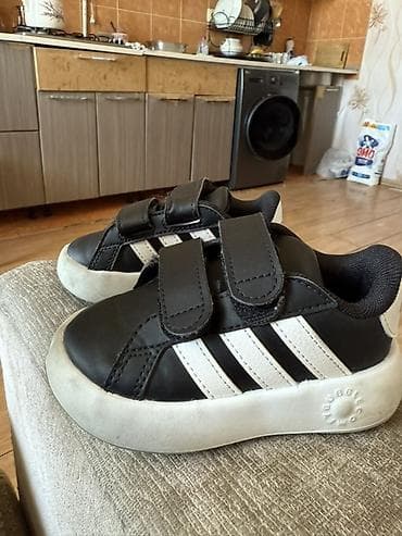 Rəng - Qara Krossovkalar, Adidas, Ölçü: 21, Uniseks