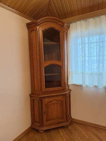 Klassik taxta mebel dəsti Tərkibi: - Böyük vitrin-bufet: yuxarı hissə — 2