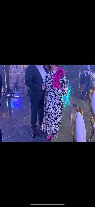 Satilir 1 defe geyinilib baha alinin 170’manata satilir razmer l. Xl — 3