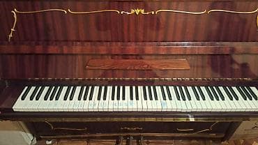 piano lalafo: Upright pianino – klassik taxtalı korpus və dekorativ qızılı — 1