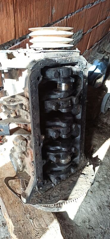 запчасти на паджеро 2: Nissan urvan, pick-up, frontier td25 bloku — 2