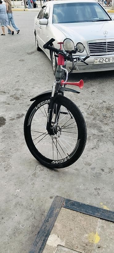 start velo: Salam 29 luq veqas satilir yeni kimidi seliqeli sürülüb 3.7 ötürücü — 4