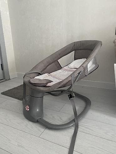 Oğlan və qız üçün, Dördbucaq, Beşik, Dəstsiz, Matras ilə, Yellənmə mexanizm ilə