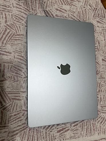 Apple MacBook (gümüşü rəng) Əsas xüsusiyyətlər: - Korpus: alüminium