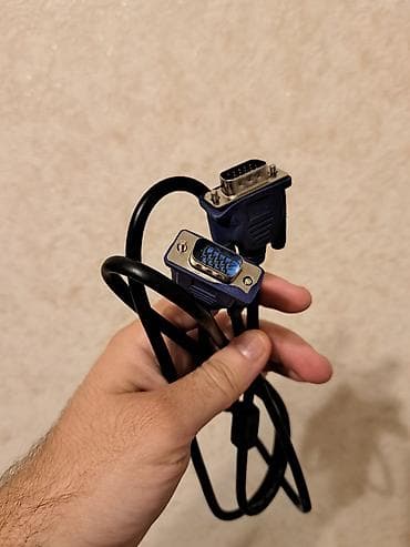 kabelər: Təzə, istifadə olunmamış VGA kabellər satılır. Uzunluğu 1.5 metrdir — 1