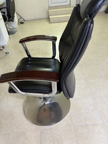 islenmis mebeler: Sekilde gorunduyu kimidir. Hamisi birlikde 600 manatdir. Whatsappdan — 4