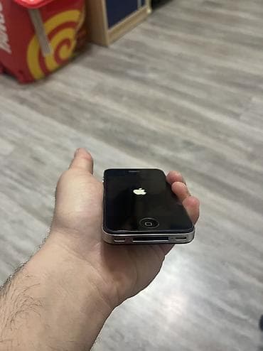 IPhone 4S, 16 GB, Qara