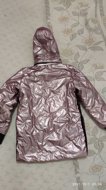 sumqayitda qadin ucun is elanlari: Qiz uchun parlaq vetrovka. Tezedir, olchu - 116-140 sm. Qiymeti 35 — 3