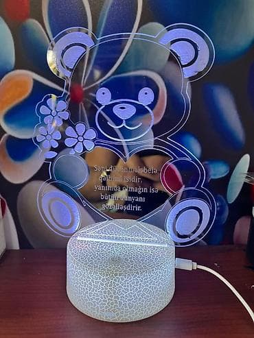 stolustu işıq: Akril LED masa lampası (pultlu)– Ayı fiqurlu - Dizayn: Şəffaf akril — 3