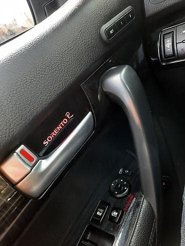 kia reo: Kia Sorento R (ağ rəng) krossover/SUV - Eksteryer: LED ön fənərlər — 7