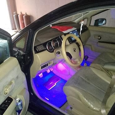 Nissan: Nissan Tiida: 1.6 л | 2007 г. Седан — 6