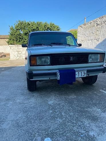 Nəqliyyat: LADA 2107, ağ sedan Texniki xüsusiyyətlər: - Kuzov: 4 qapılı sedan — 10