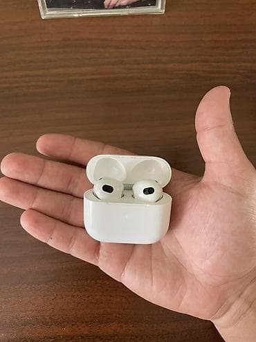 Qulaqcıqlar: Apple AirPods (3-cü nəsil) hecbir prablemi yoxdur,Qiymet razilasmaq — 3
