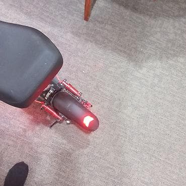 Elektrik skuter - Güclü ön işıqlar: idarə olunan ikiqat projektor — 2