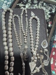 kehraba tesbeh: Gümüş təsbeh kolleksiyası.qiymet 100 m.dan baslayir - Material: gümüş — 26