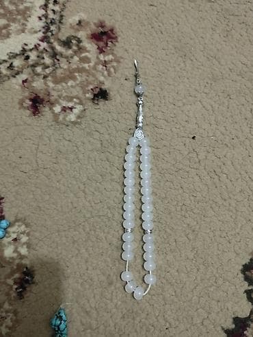 Ağ rəngli təsbeh - Material: Südümtül-ağ şüşə/daş görünüşlü bərk