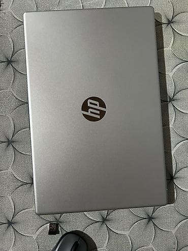 HP Laptop 15-dw seriyası – gümüşü korpus, 15.6" ekran, tam ölçülü