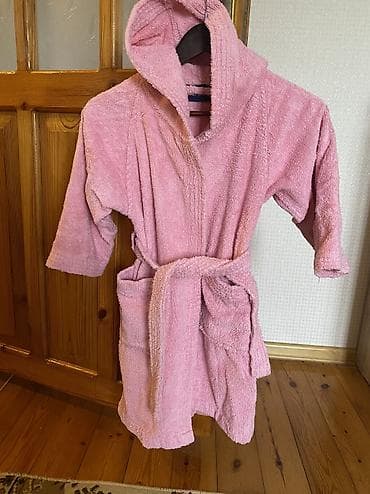 8 yas: 10 yaş uşaqçün hamam xalatı az geyinilib su çəkən matrealdı — 2