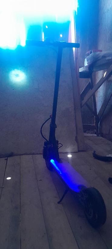 globber samokatlar: Elektrik skuter - Şəhərdaxili rahat hərəkət üçün kompakt elektrik — 1