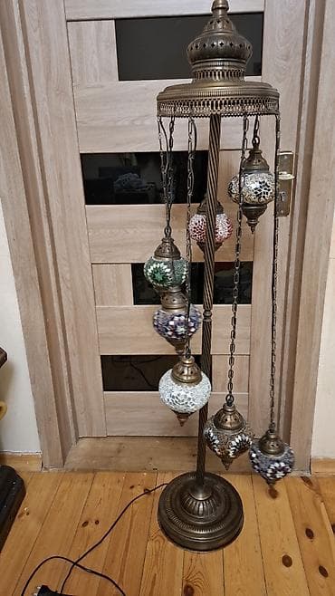 Türk üslubunda mozaika şüşəli döşəmə lampası. - Dizayn: Antik bürünc