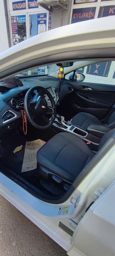 hyundai i20 qiymeti: Chevrolet Cruze: 1.4 l | 2016 il 207309 km Sedan — 8