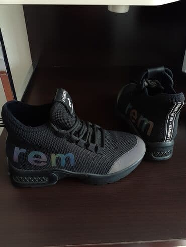 Botinkalar: “FASHION – Sport Shoes”qadın idman ayaqqabısı. Türkiyə istehsalı. 70 — 1
