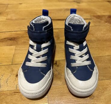 Pencəklər: Krasovka. H&M. Qalın içi mexlidir isti saxlayır. Ramer 26 — 2