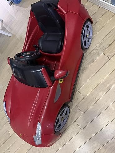 Uşaq elektrikli maşın – qırmızı Ferrari stili ride-on - Rəsmi Ferrari — 5